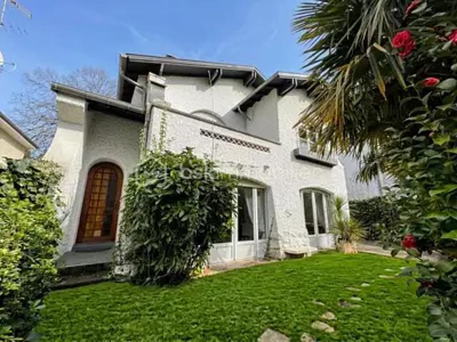 Pau 64000 Achat / Vente maison 8 pièces t8 terrasse balcon