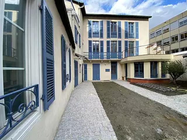 Pau 64000 Location appartement 1 pièce t1 au dernier étage