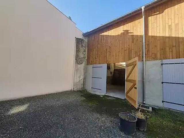 Pau 64000 Location parking au dernier étage