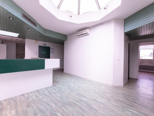 PAU 64 Place de Verdun À vendre bureaux de 235m2