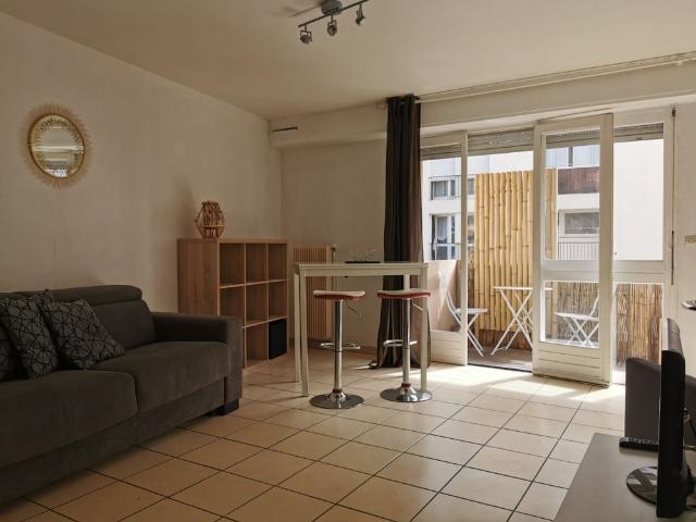 PAU CENTRE T1 MEUBLE