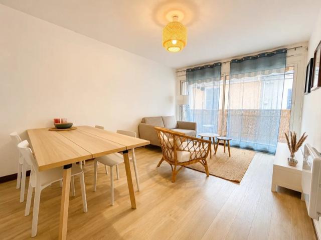 PAU Centre Ville Appartement T2 avec balcon et cave