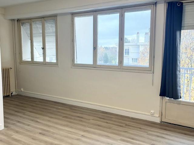 PAU Grand Appartement T3 81m2 cave eau et chauffage inclus