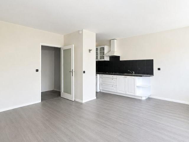 PAU GRAND T3 RENOVÉ avec GARAGE, CAVE et BALCONS
