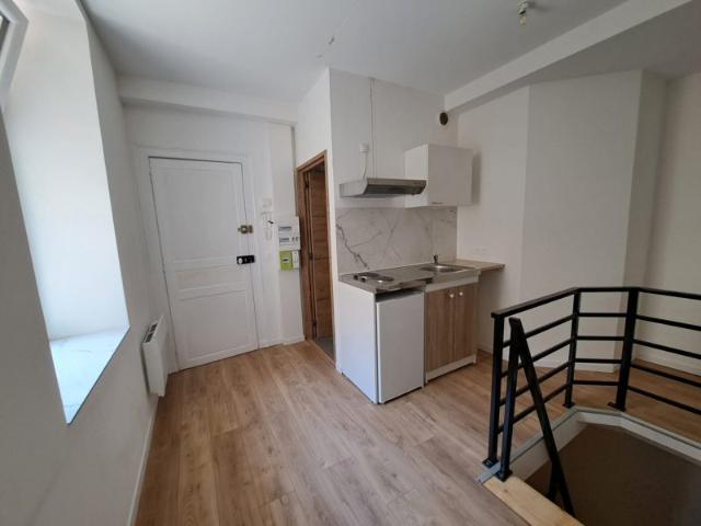 PAU DUPLEX DE 28m² NON MEUBLE