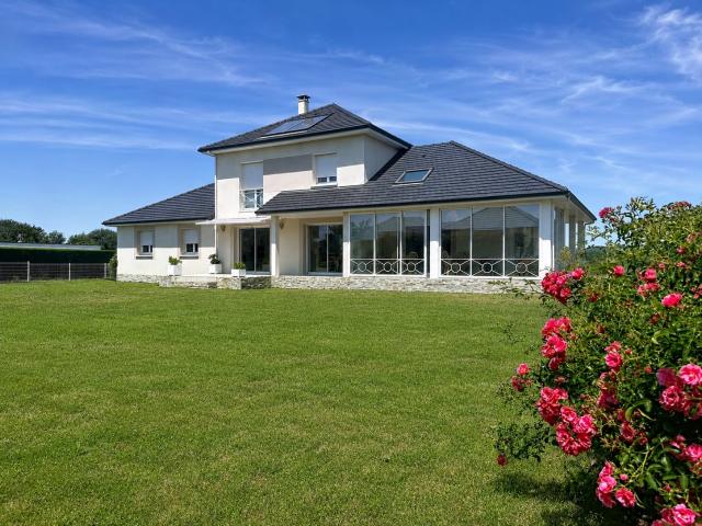Pau Est Villa contemporaine 191m² Lée