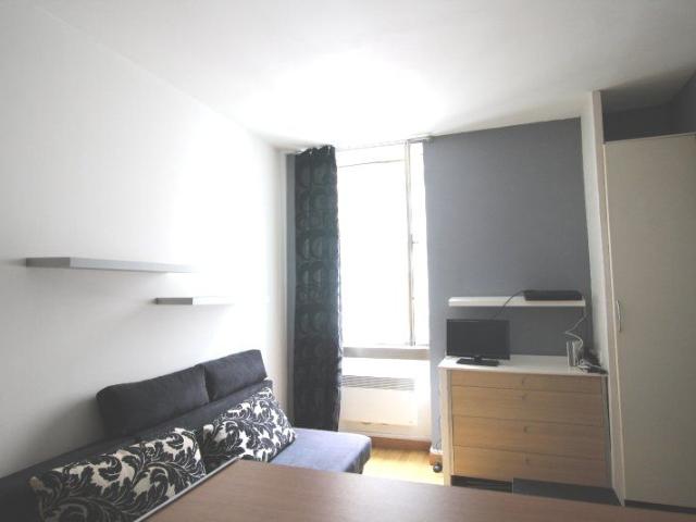 PAU FOIRE DES EXPOSITIONS T1 MEUBLE