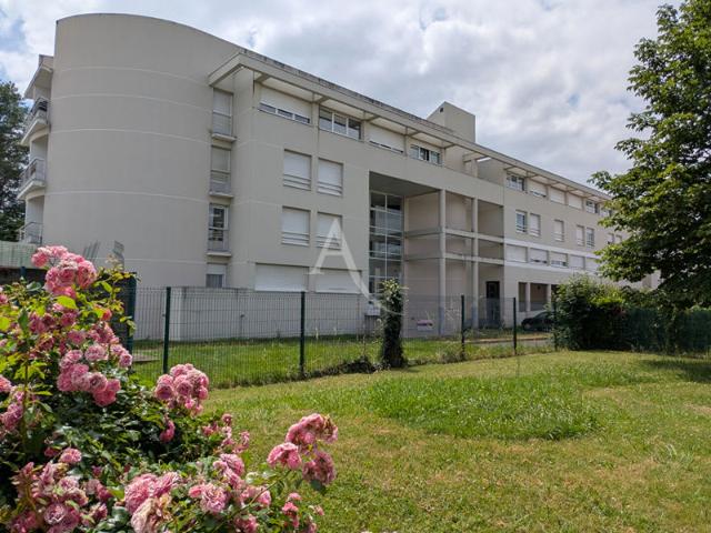 PAU FACULTES STUDIO EN DERNIER ETAGE