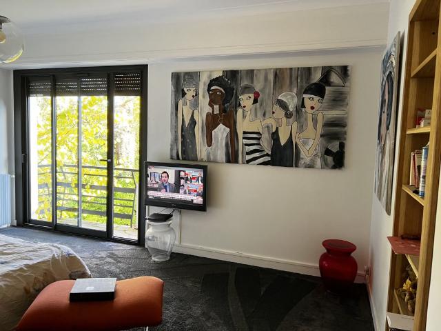 PAU NORD VILLA T8/DOUBLE GARAGE / PISCINE / JACUZZI