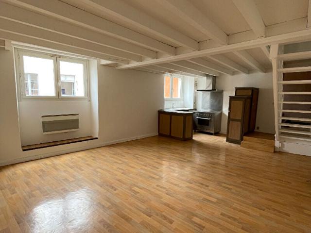 PAU proche place CLEMENCEAU
