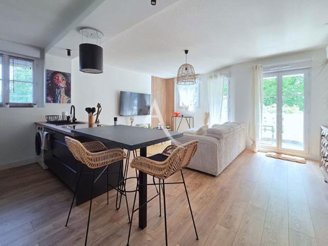 PAU TRESPOEY Appartement T2 rénové avec balcon, parking