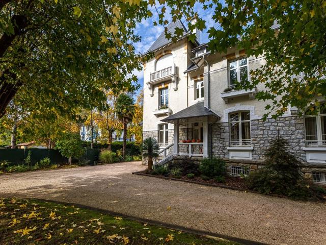 PAU TRESPÖEY. MAISON DE MAITRE D'EXCEPTION ENTIÈREMENT RESTAURÉ