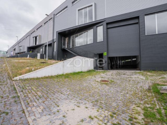 Pavilhão Industrial novo com 1184,37 m² em Santo Tirso D