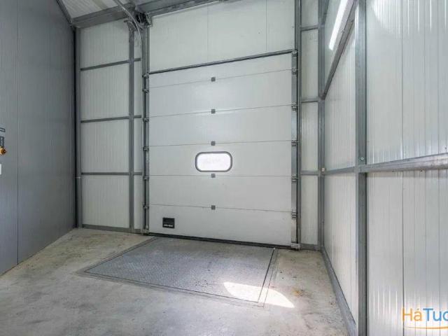 Pavilhão industrial climatizado área igual a 1.650m2, cais de carga e plataforma basculante | 26084081003