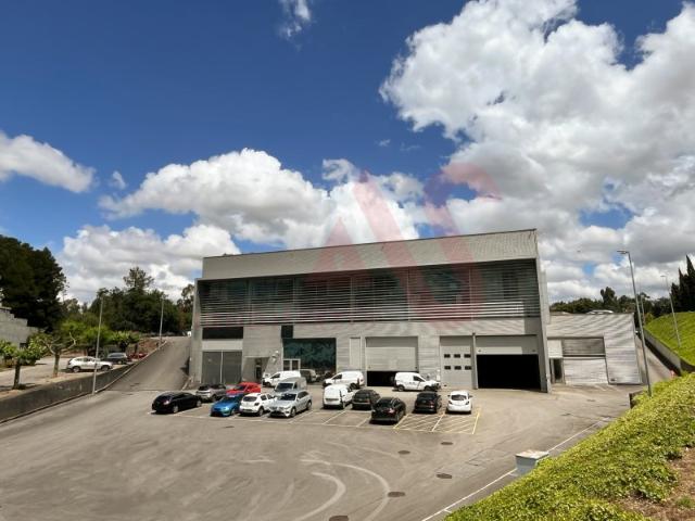 Pavilhão Industrial para Venda na Trofa | 1.721 m² | Escritórios, Showroom e Mezanine