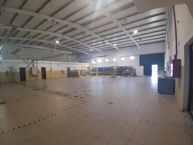 Pavilhão Industrial Zona Industrial Almeirim p/ Comércio e Serviços