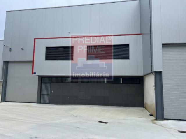 PAVILHAO INDUSTRIAL EM CARREGOSA