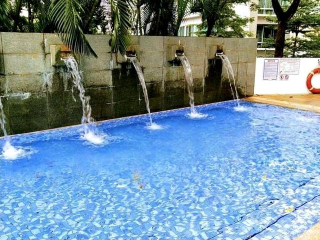 Pavilion 11 D11, Condominium