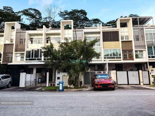 Pavilion Park D23, Terrace