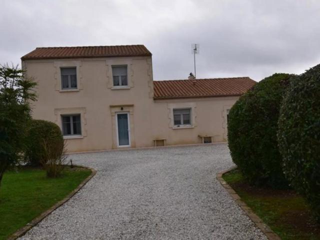 PAVILLON 5 CHAMBRES 2 GARAGES