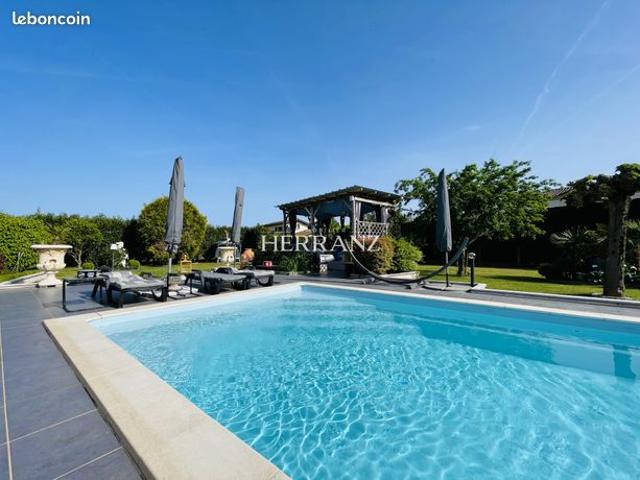 Pavillon 5 pièces 145 m²