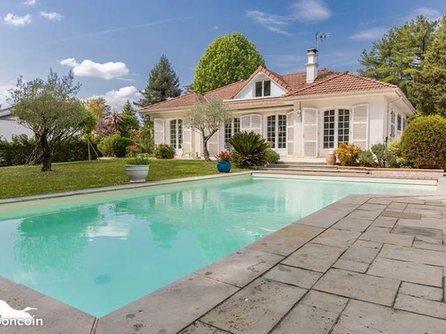 Pavillon 5 pièces 160 m²