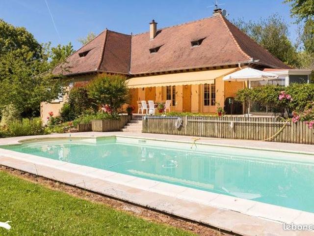Pavillon 5 pièces 186 m²