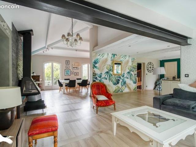 Pavillon 5 pièces 186 m²