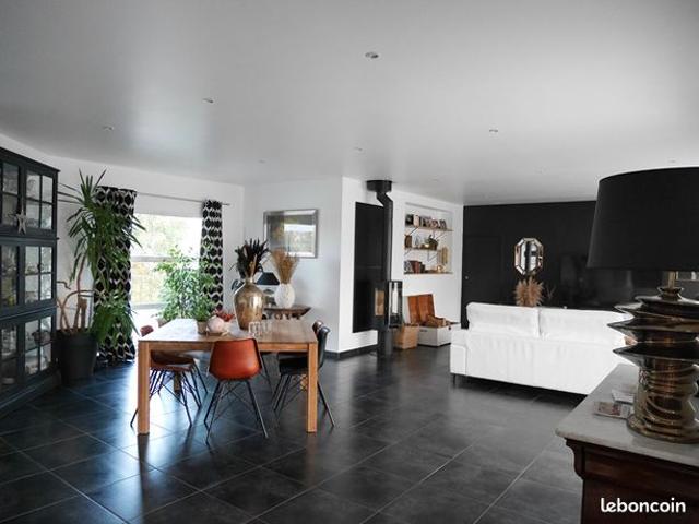 Pavillon 5 pièces 192 m²