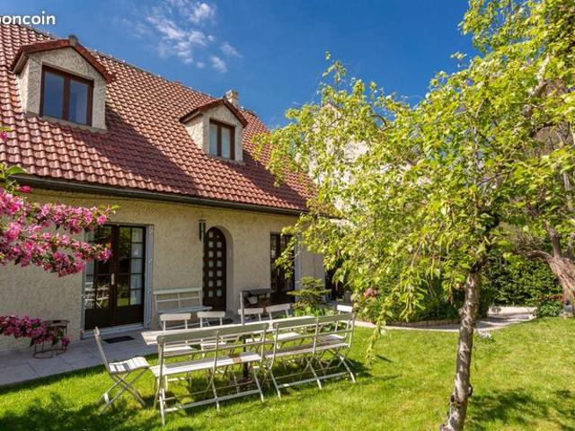 Pavillon 5 pièces 200 m²