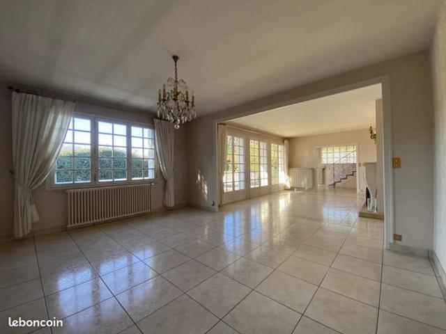 Pavillon 5 pièces 237 m²