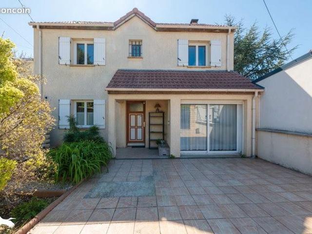 Pavillon 6 pièces 102 m²