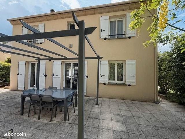 Pavillon 6 pièces 103 m²