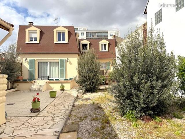 Pavillon 6 pièces 140 m²