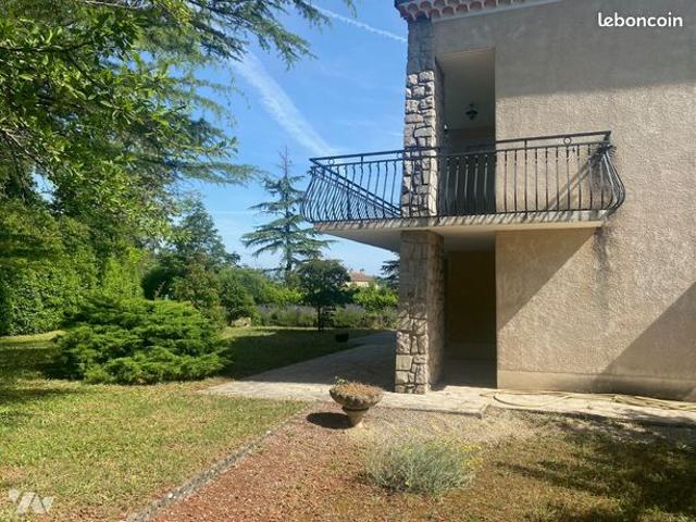 Pavillon 6 pièces 142 m²