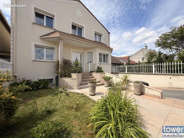 Pavillon 6 pièces 150 m²