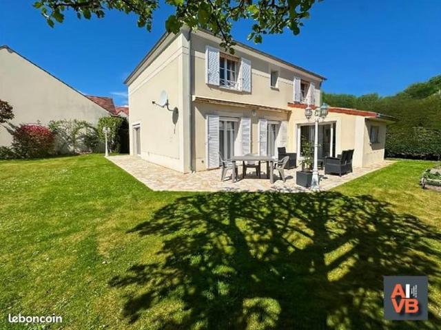 Pavillon 6 pièces 153 m²
