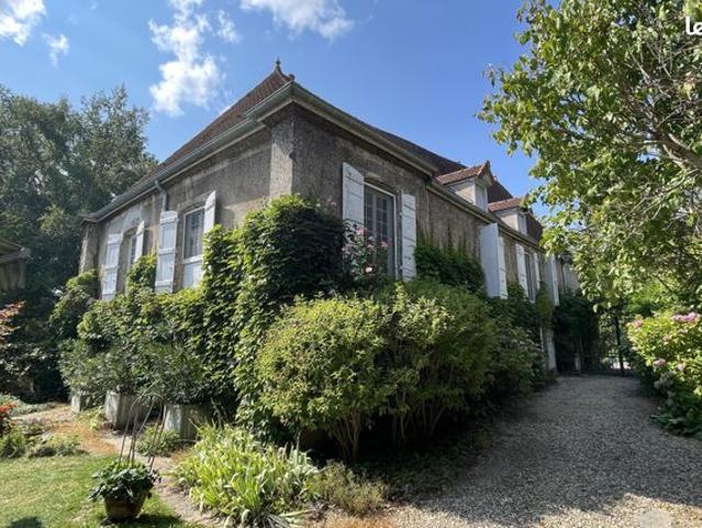 Pavillon 8 pièces 210 m²