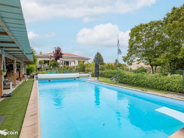 Pavillon 6 pièces 174 m²