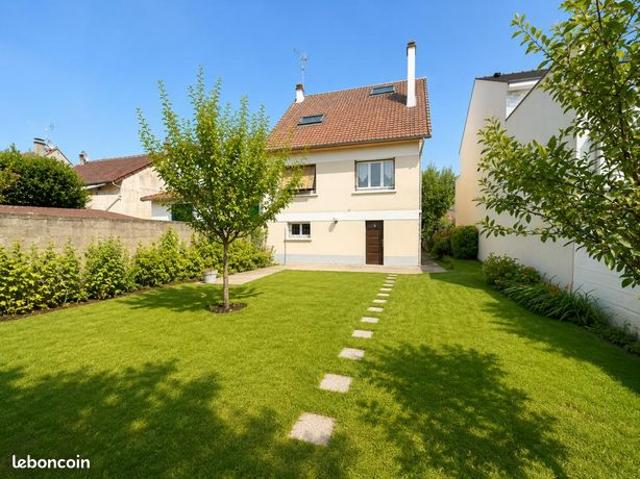 Pavillon 6 pièces 180 m²
