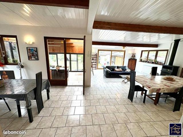 Pavillon 6 pièces 180 m²
