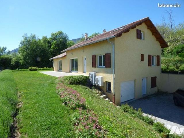 Pavillon 6 pièces 181 m²