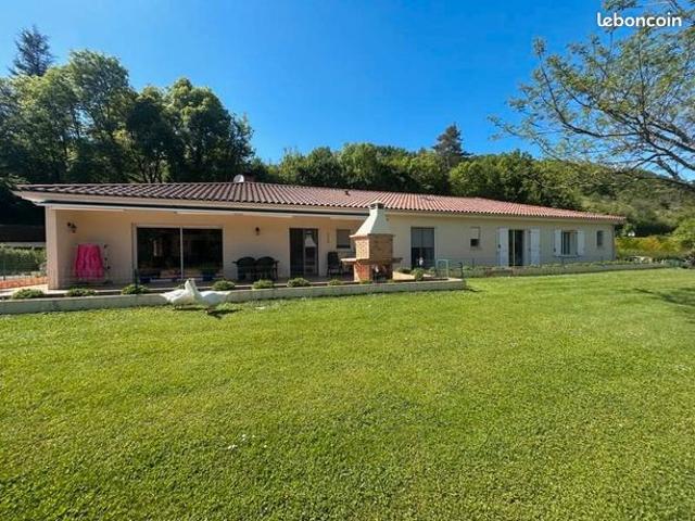 Pavillon 6 pièces 185 m²