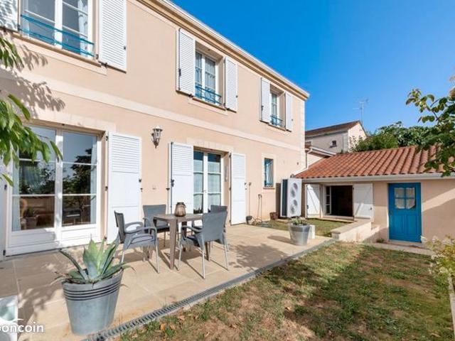 Pavillon 6 pièces 192 m²