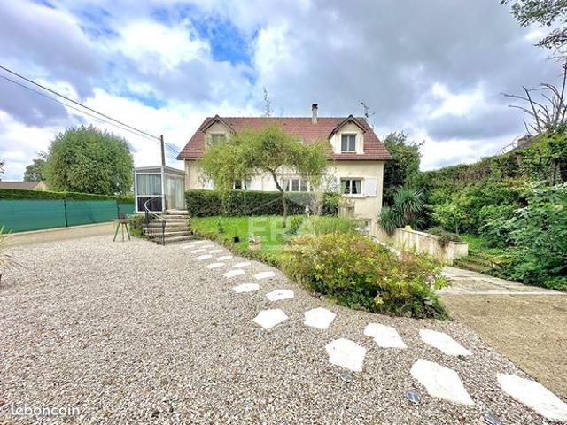 Pavillon 6 pièces 195 m²