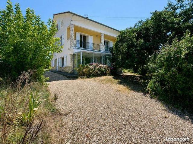 Pavillon 6 pièces 197 m²