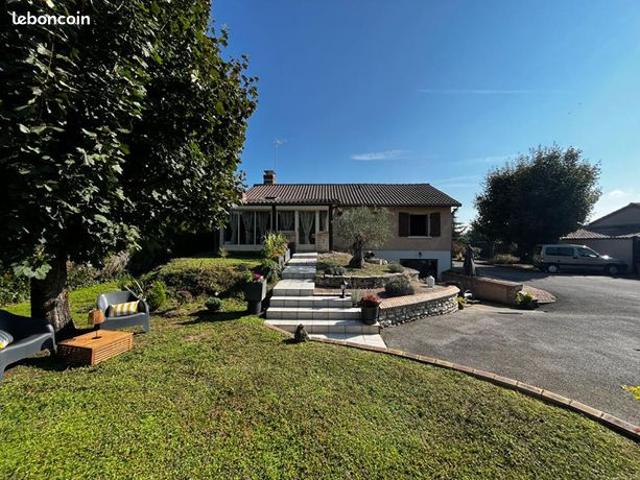 Pavillon 6 pièces 202 m²