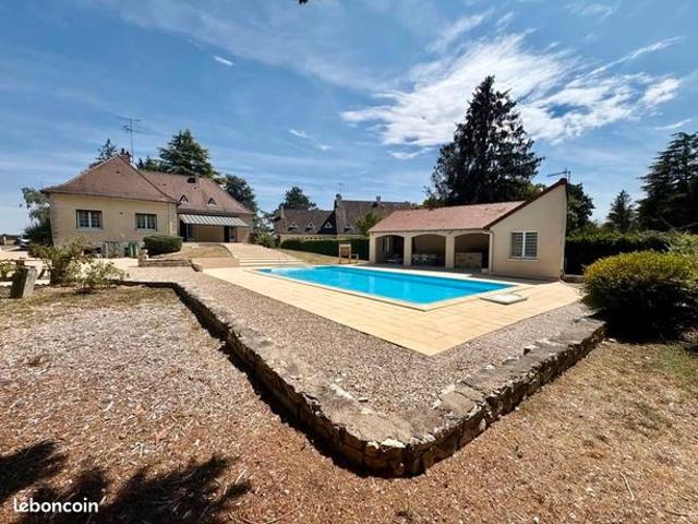 Pavillon 6 pièces 206 m²