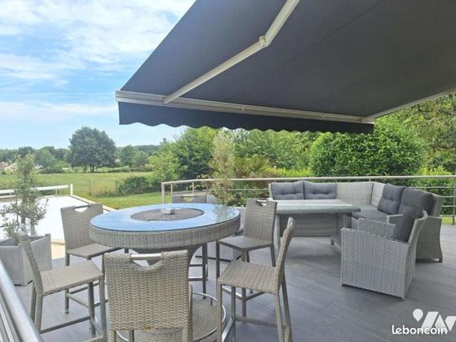 Pavillon 6 pièces 208 m²