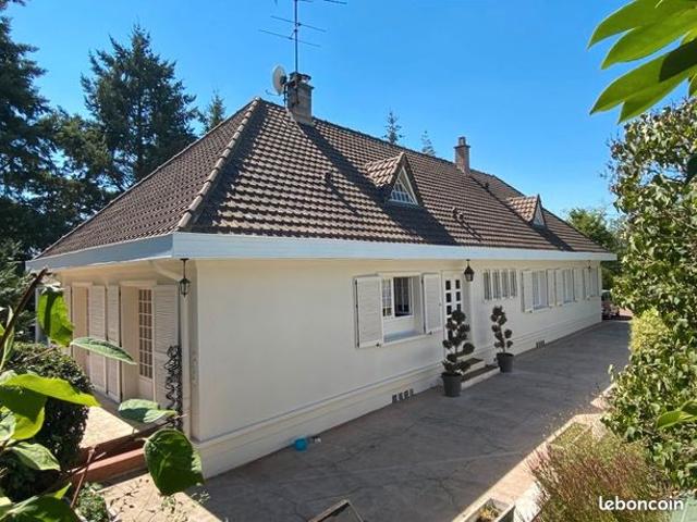 Pavillon 6 pièces 212 m²